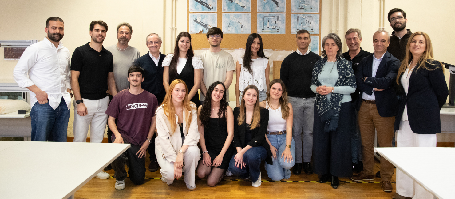 Ponte de espaguete suporta 15 quilos de carga no ISEP