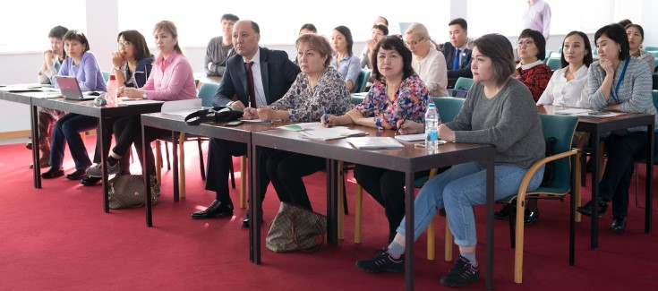 Formações para desenvolvimento profissional de docentes do Cazaquistão